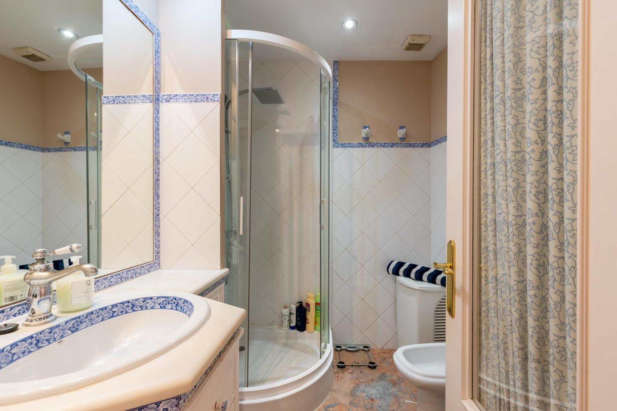 Penthouse!!! Center Of Seville!!! 2 Bedroom + 2 Bath!!! Appartement